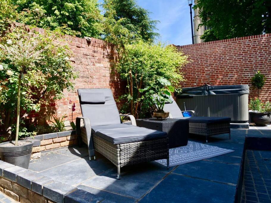Villa Huge Luxury 8 Bed Manor House Hot Tub Pool Table Saffron Walden Exterior foto