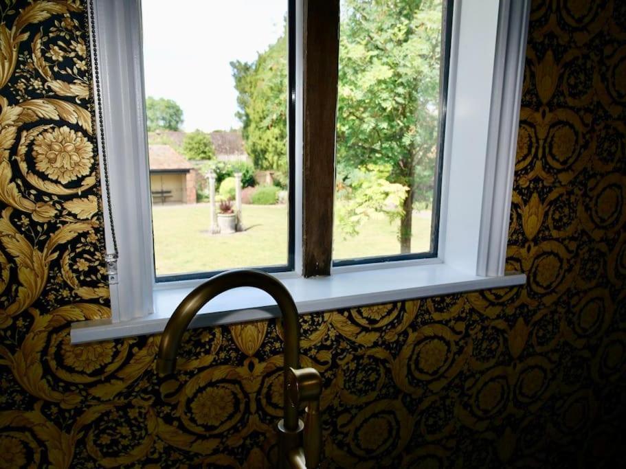 Villa Huge Luxury 8 Bed Manor House Hot Tub Pool Table Saffron Walden Exterior foto