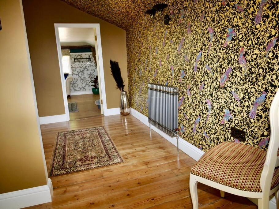 Villa Huge Luxury 8 Bed Manor House Hot Tub Pool Table Saffron Walden Exterior foto